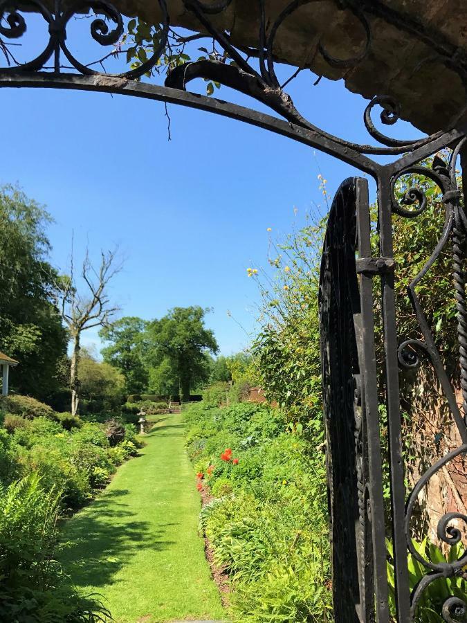 Carnell Country Estate & Holiday Cottages In Ayrshire Hurlford Екстер'єр фото